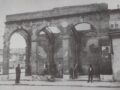 Piazza Francesco Ferrucci (oggi piazza XXIV luglio). Particolare con la loggia del mercato della frutta